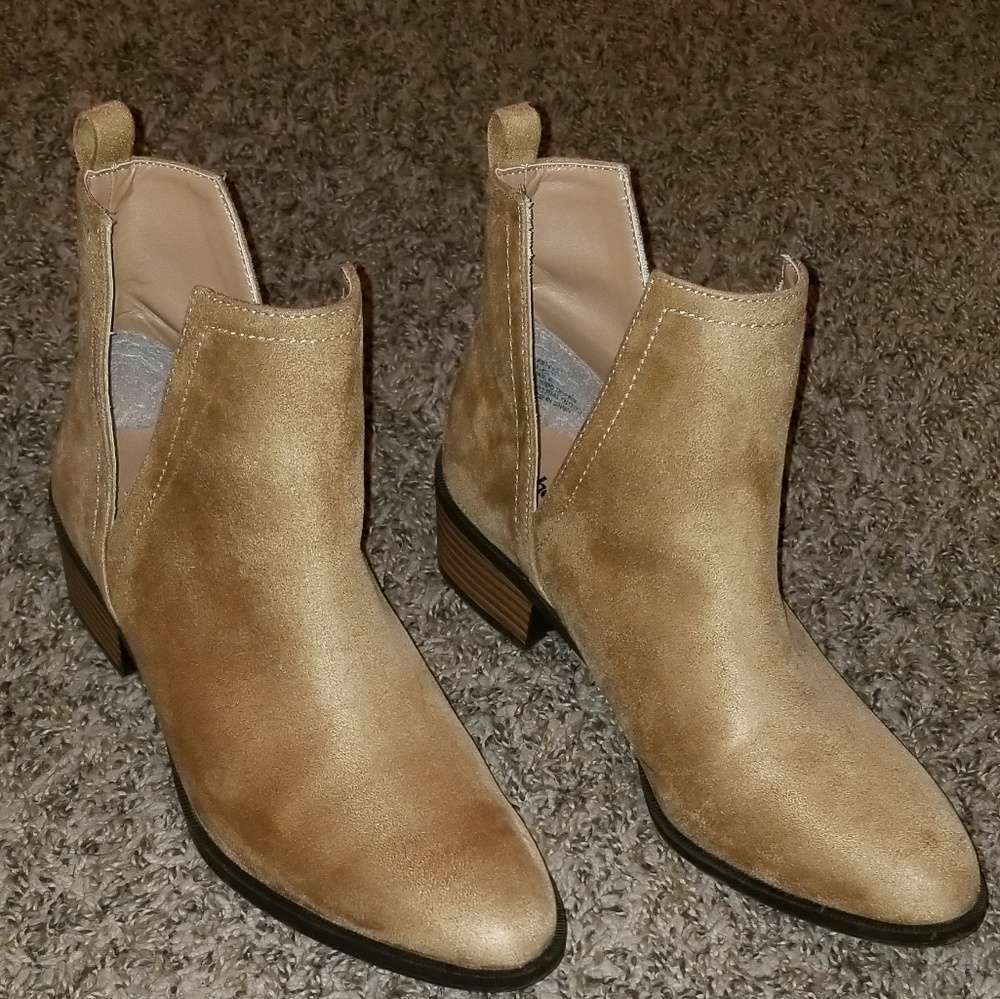 Ankle Camel suede boots